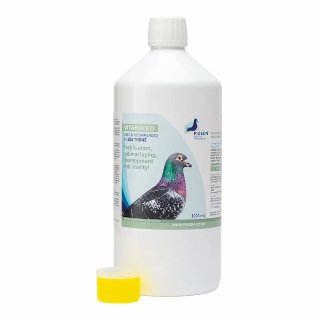 PHP Vitabreed liquid breeding nutrition for racing pigeons in 500 ml and 1 L bottles